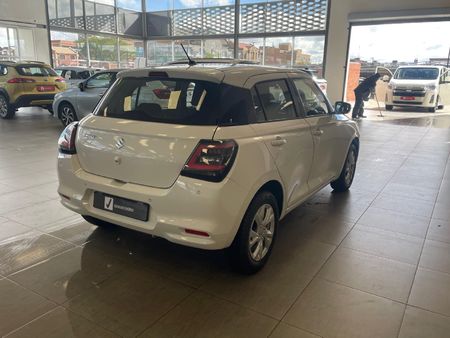 2025-Suzuki-Swift-12-GL_1