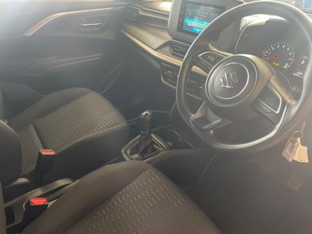 2025-Suzuki-Swift-12-GL_6