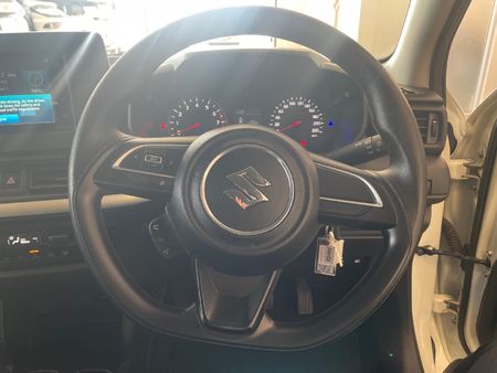2025-Suzuki-Swift-12-GL_7