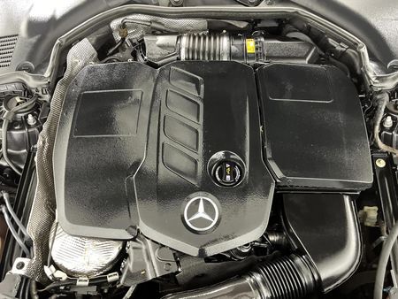 2022-Mercedes-Benz-C-Class-C-220d-Auto_13