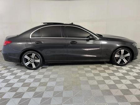 2022-Mercedes-Benz-C-Class-C-220d-Auto_17