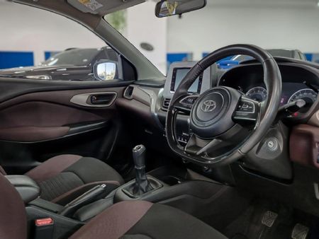 2025-Toyota-Starlet-Cross-15XS_12