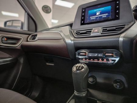2025-Toyota-Starlet-Cross-15XS_18
