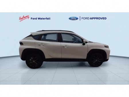 2025-Toyota-Starlet-Cross-15XS_2