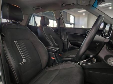 2022-Hyundai-Venue-10-TGDI-Fluid-DCT_10