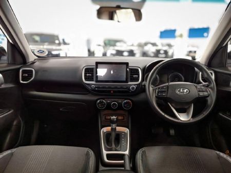 2022-Hyundai-Venue-10-TGDI-Fluid-DCT_13