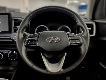 2022-Hyundai-Venue-10-TGDI-Fluid-DCT_15