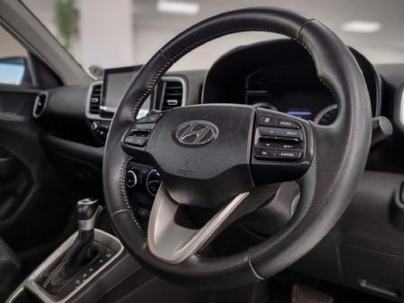 2022-Hyundai-Venue-10-TGDI-Fluid-DCT_17