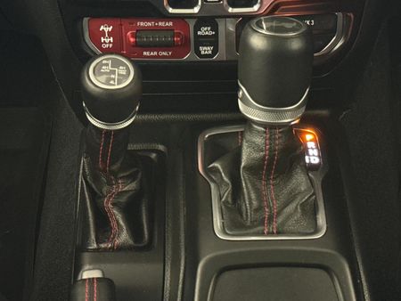 2023-Jeep-Wrangler-Unlimited-Rubicon-36-V6_10
