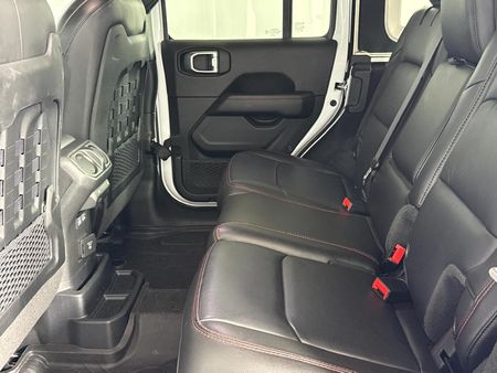 2023-Jeep-Wrangler-Unlimited-Rubicon-36-V6_3