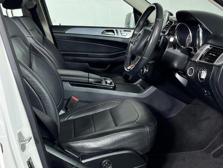 2016-Mercedes-Benz-GLE-350d-4Matic_9