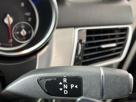 2016-Mercedes-Benz-GLE-350d-4Matic_10