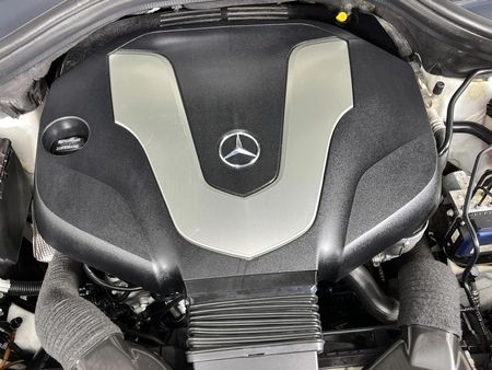 2016-Mercedes-Benz-GLE-350d-4Matic_13