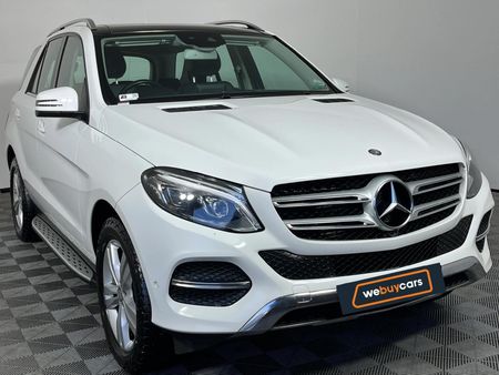 2016-Mercedes-Benz-GLE-350d-4Matic_16