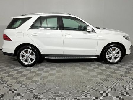 2016-Mercedes-Benz-GLE-350d-4Matic_17