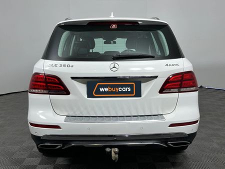 2016-Mercedes-Benz-GLE-350d-4Matic_18