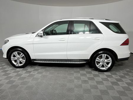 2016-Mercedes-Benz-GLE-350d-4Matic_19