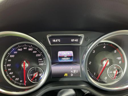 2016-Mercedes-Benz-GLE-350d-4Matic_2
