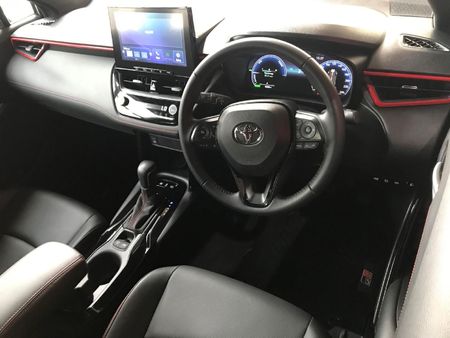 2025-Toyota-Corolla-Cross-18-GR-S-Hybrid_11