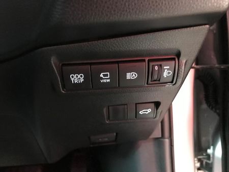 2025-Toyota-Corolla-Cross-18-GR-S-Hybrid_13