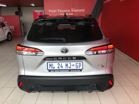 2025-Toyota-Corolla-Cross-18-GR-S-Hybrid_5