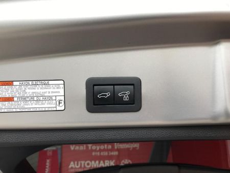 2025-Toyota-Corolla-Cross-18-GR-S-Hybrid_7