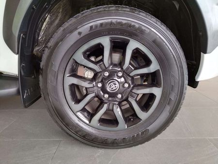 2024-Toyota-Hilux-28-GD-6-Raised-Body-Legend-Auto-Double-Cab_20