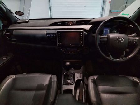 2024-Toyota-Hilux-28-GD-6-Raised-Body-Legend-Auto-Double-Cab_4