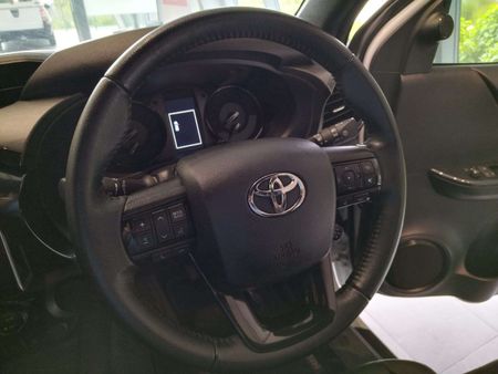 2024-Toyota-Hilux-28-GD-6-Raised-Body-Legend-Auto-Double-Cab_6