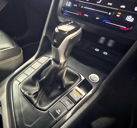 2023-Volkswagen-Tiguan-Allspace-14-TSI-R-Line-DSG-Auto_9