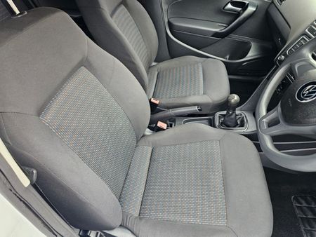 2022-Volkswagen-Polo-Vivo-14-Hatch-74000-KM_9