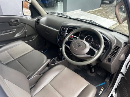 2023-Hyundai-H100-Bakkie-26D-Dropside_8