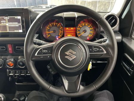 2023-Suzuki-Jimny-15-GLX_8