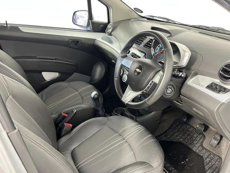 2015-Chevrolet-Spark-12-LT_9