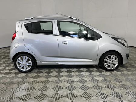 2015-Chevrolet-Spark-12-LT_16