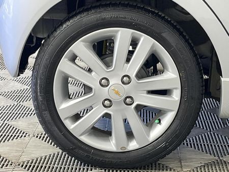 2015-Chevrolet-Spark-12-LT_7