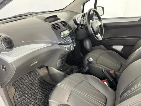 2015-Chevrolet-Spark-12-LT_8