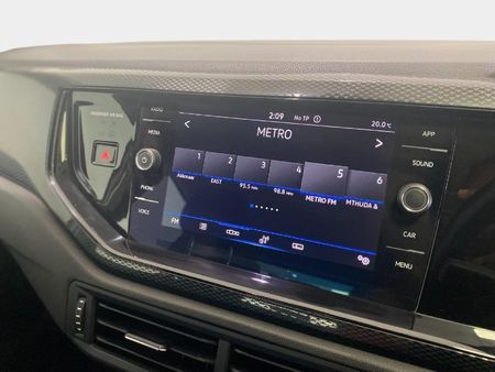 2025-Volkswagen-Polo-10-TSI-Life-Auto-DSG_10