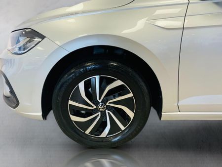 2025-Volkswagen-Polo-10-TSI-Life-Auto-DSG_6
