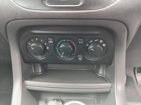 2018-Ford-Figo-15Ti-VCT-Ambiente-5-dr_6