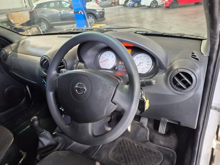 2022-Nissan-NP200-16-AC-Safety-Pack_20
