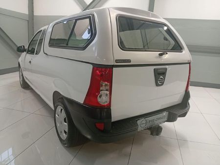 2022-Nissan-NP200-16-AC-Safety-Pack_2