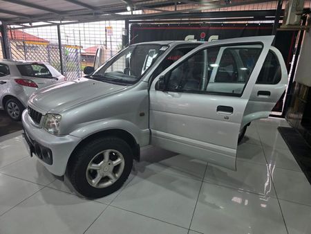 2002-Daihatsu-Terios-13_9