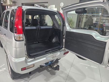 2002-Daihatsu-Terios-13_13