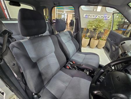 2002-Daihatsu-Terios-13_19