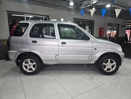 2002-Daihatsu-Terios-13_3