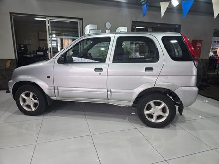 2002-Daihatsu-Terios-13_4