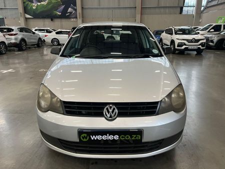 2011-Volkswagen-Polo-Vivo-16-5-dr_1