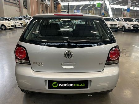2011-Volkswagen-Polo-Vivo-16-5-dr_5