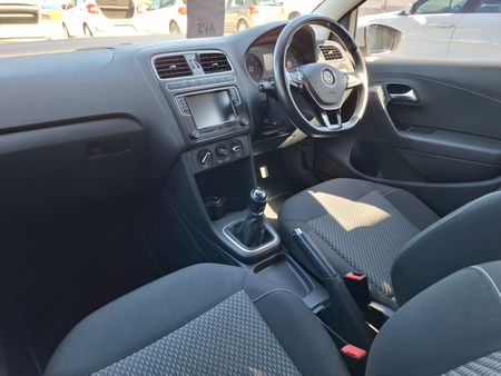 2018-Volkswagen-Polo-Vivo-16-Highline-5-dr_10